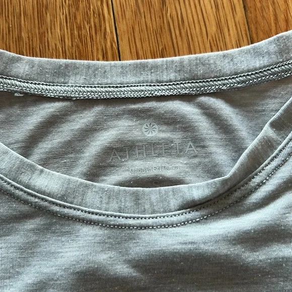 ATHLETA open back tank - Picture 3 of 4